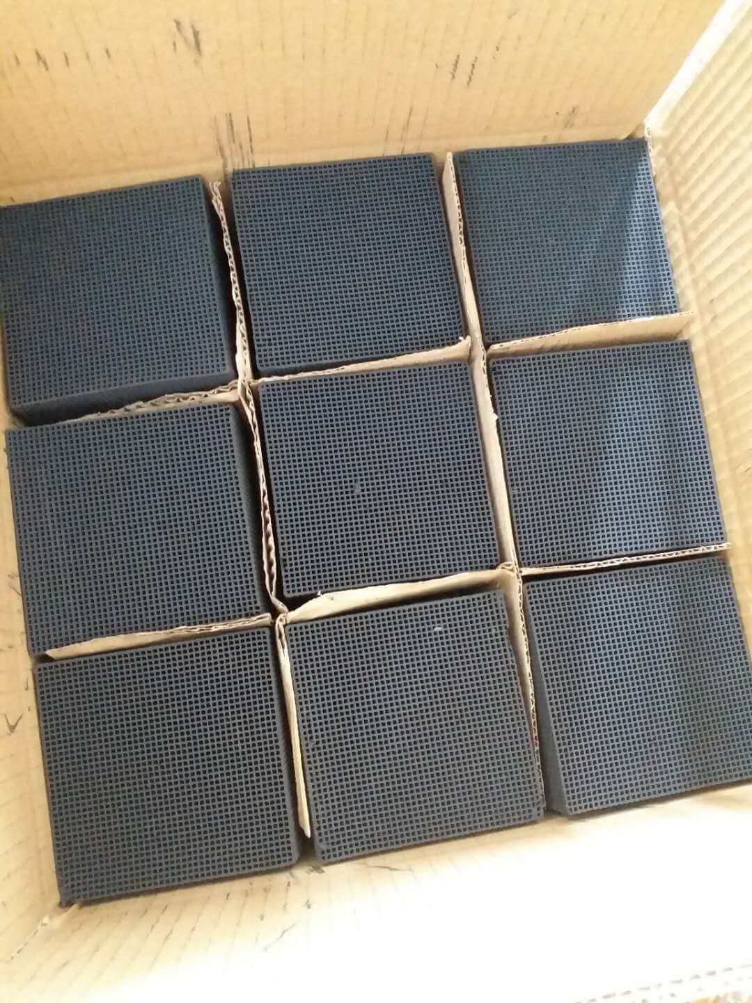 <a href=http://www.057412356.com/fwzhxt/ target=_blank class=infotextkey>蜂窩活性炭</a>一箱展示