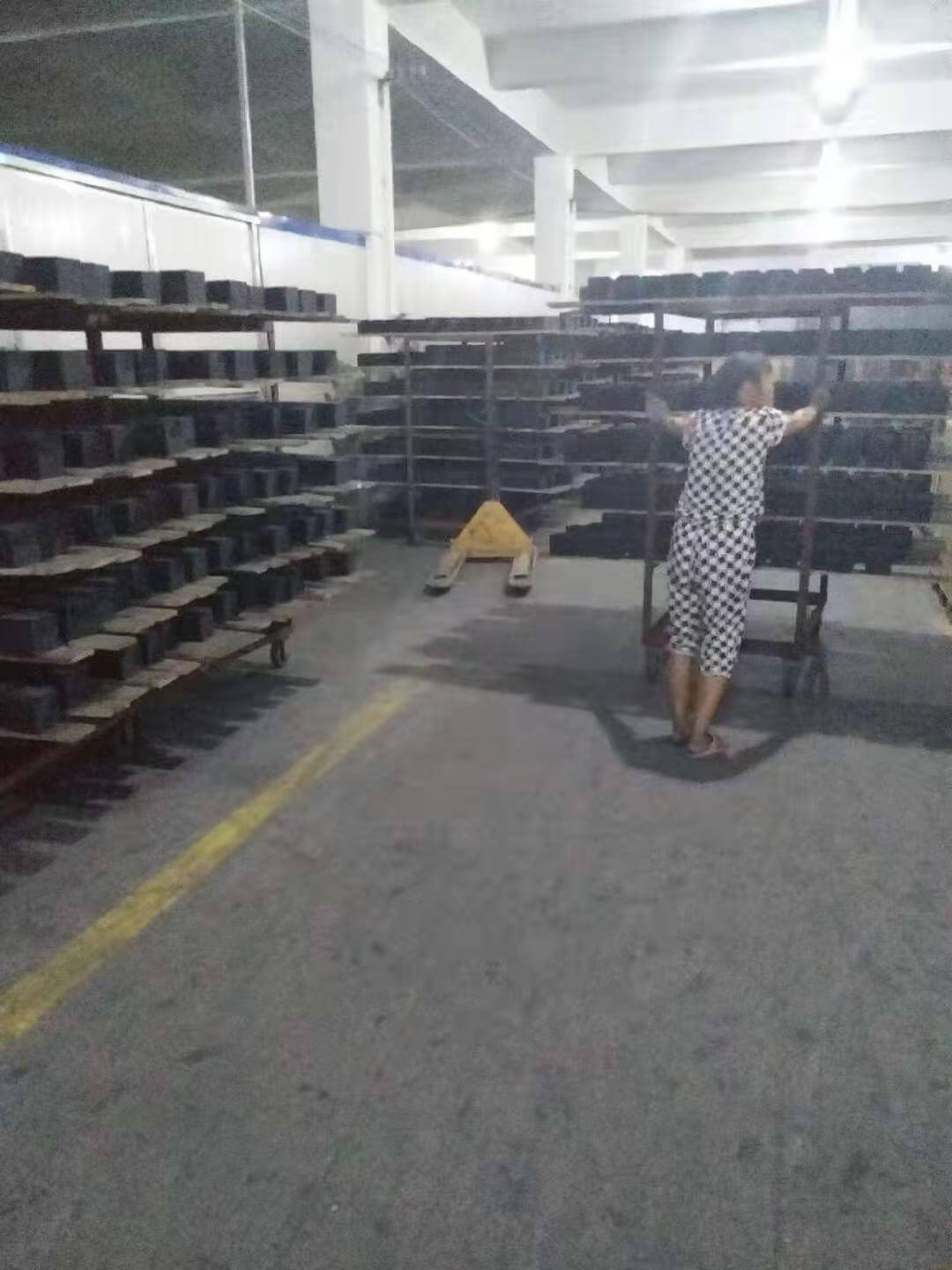 <a href=http://www.057412356.com/fwzhxt/ target=_blank class=infotextkey>蜂窩活性炭</a>3000m3大型倉庫