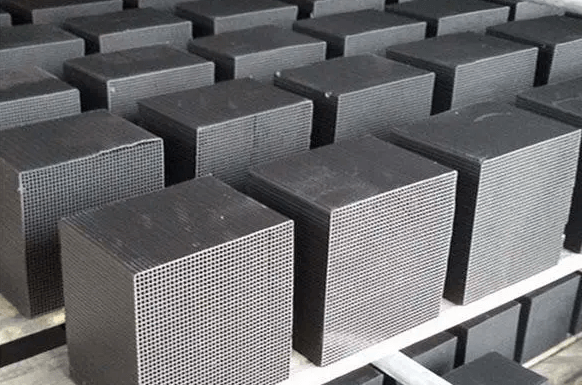 <a href=http://www.057412356.com/fwzhxt/ target=_blank class=infotextkey>蜂窩活性炭</a>詳細(xì)圖