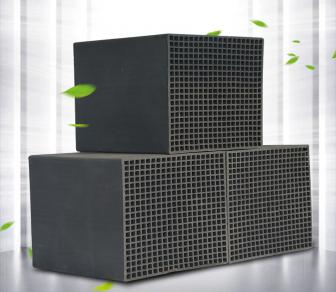  蜂窩活性炭與顆?；钚蕴啃Ч容^